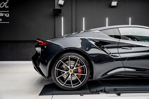 Lotus-emira-first-edition-071