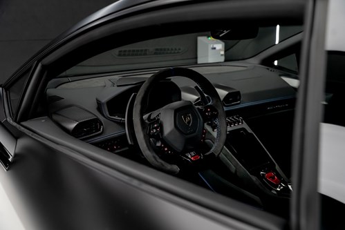 Lamborghini Huracan noire -102