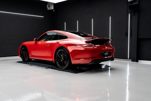 Porsche 911 Carrera GTS Rouge phase 1-52