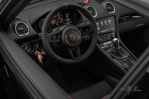 Porsche-gt4-718-muller-car-detailing-33