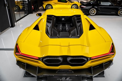Lamborghini Revuelto jaune-70