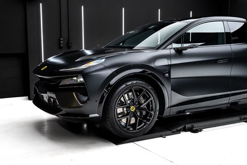 Lotus Eletre noire-097