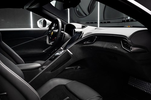 Ferrari Roma Spider-101