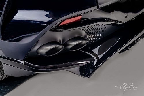 aston-martin-dbx-bleue-132