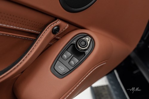 Aston Martin Vantage V12-231