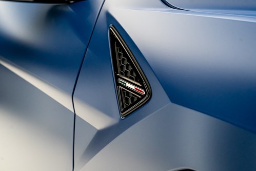 Lamborghini Urus bleu-66