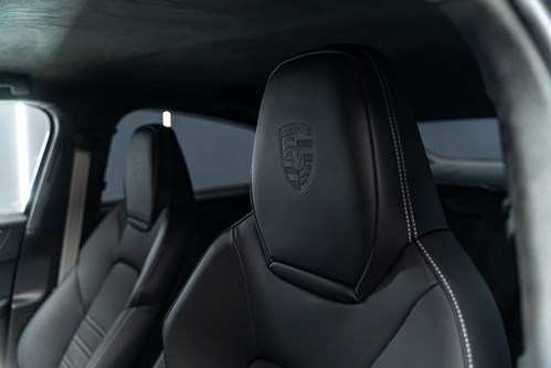 Porsche Cayenne Turbo gris foncé-102