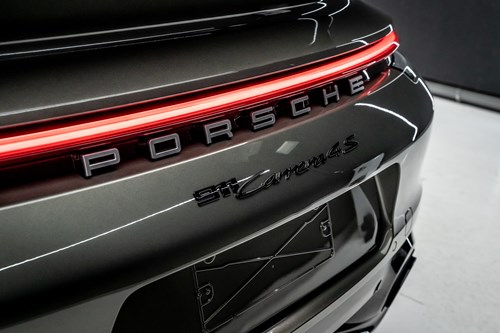 Porsche 911 Carrera 4S verte-105