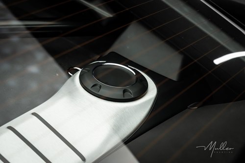 Porsche-gt4-718-muller-car-detailing-38