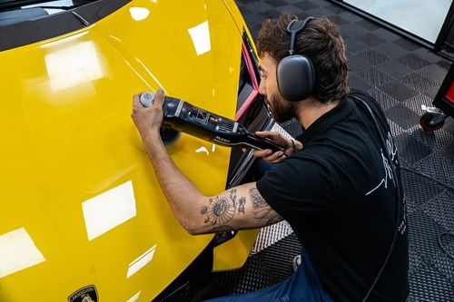 Lamborghini Revuelto jaune-22