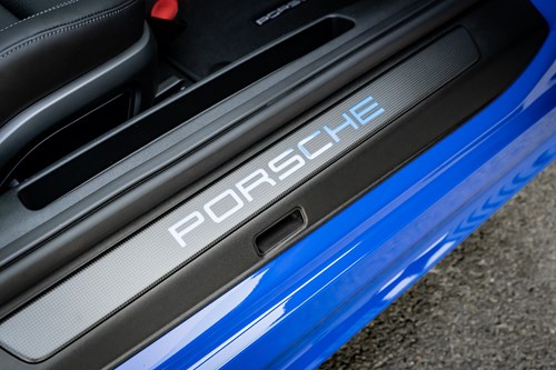 Porsche Carrera 4 bleue-162