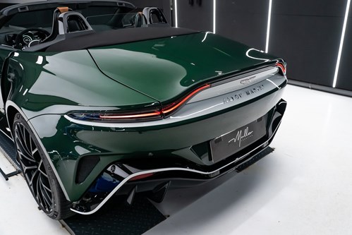 Aston Martin Vantage verte et blance V12-110