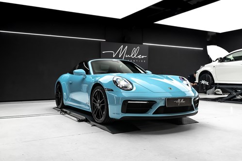 Porsche 911 Targa GTS Miami blue-32
