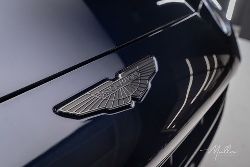 aston-martin-dbx-bleue-097