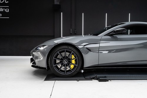 Aston Martin Vantage gris bleu-81