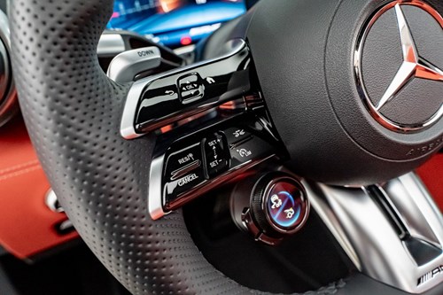 Mercedes SL63 AMG-113