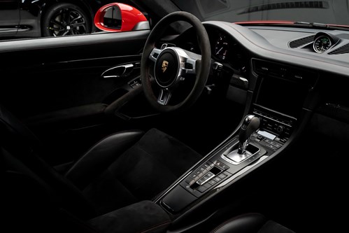 Porsche 911 Carrera GTS Rouge phase 1-60