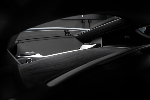 Porsche GT4 grise-bleue-107