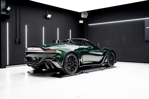Aston Martin Vantage verte et blance V12-160