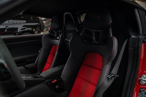 Porsche Spyder RS rouge-39