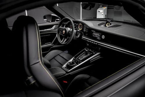 Porsche 911 Turbo noire mate-056