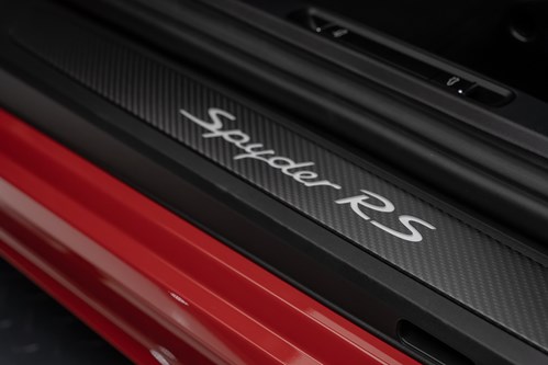 Porsche Spyder RS rouge-060