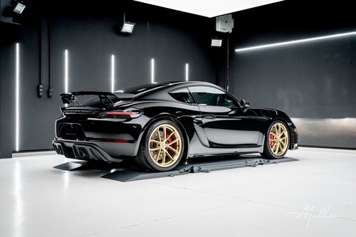 Porsche-gt4-718-muller-car-detailing-50
