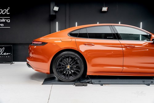 Porsche Panamera Sélection Orange-129