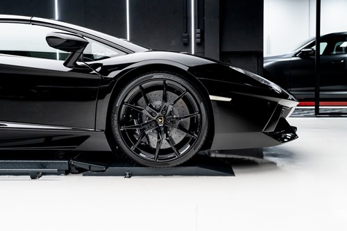Lamborghini Aventador-42