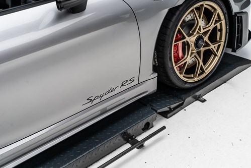 Porsche Spyder RS grise-79