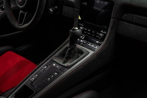 Porsche Spyder RS rouge-65