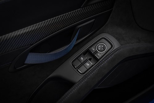 Porsche GT4 RS bleue-075