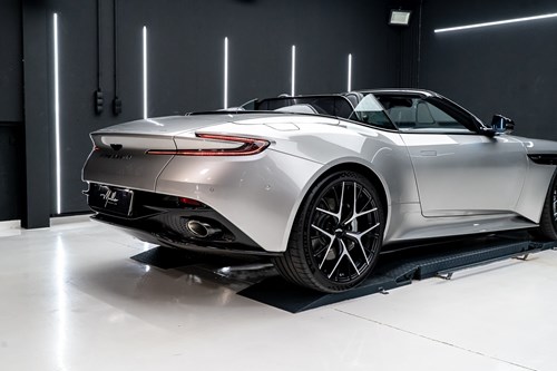 Aston Martin DB12-106