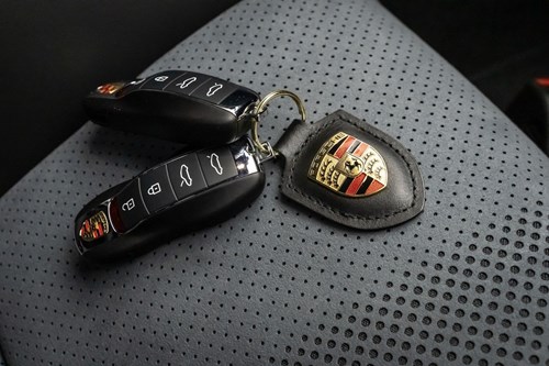 Porsche 718 GT4 RS-015