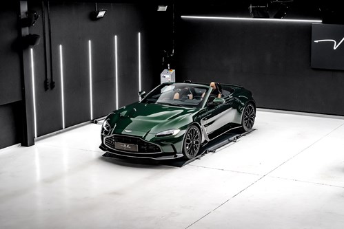 Aston Martin Vantage verte et blance V12-152