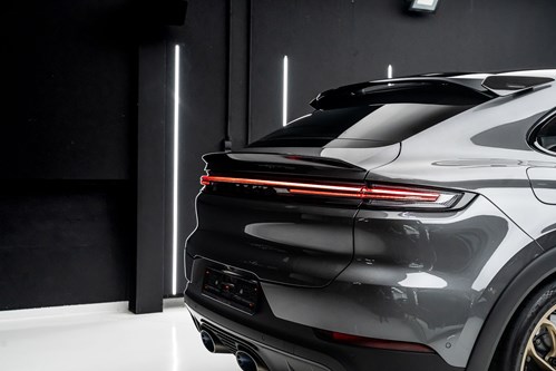 Porsche Cayenne Turbo gris foncé-121