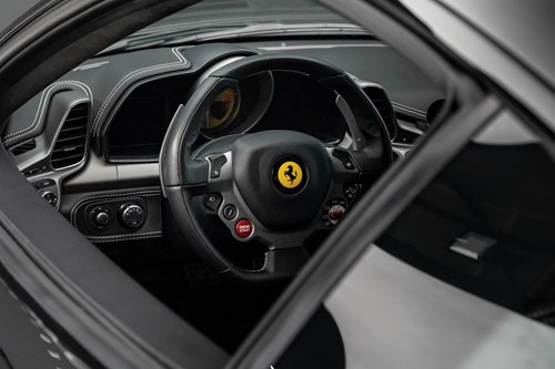 458 Italia-23